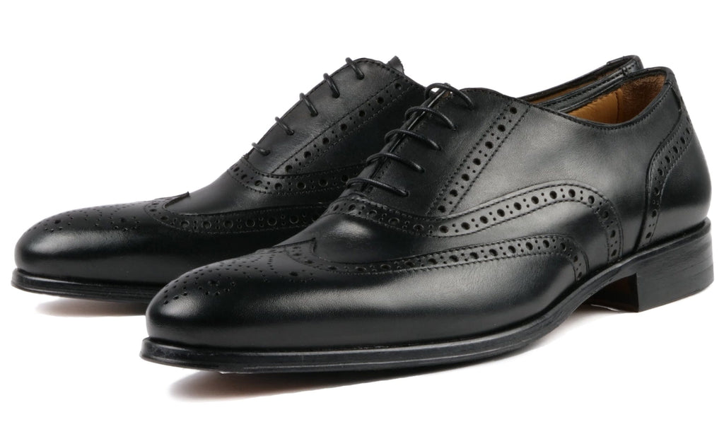 Wingtip Oxford Brogue Black | Thomas Bird | tblon.com Wingtip Oxford Brogue Black | Thomas Bird | tblon.com